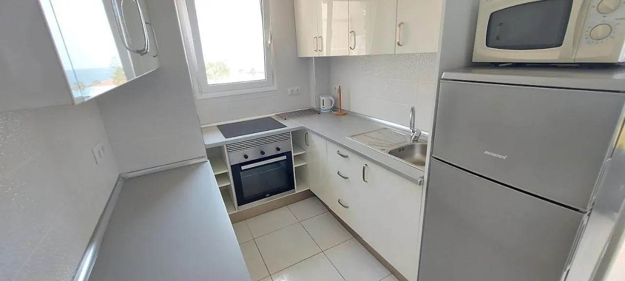 Las Vistas Apartment, Ocean View, 2 Bedrooms & Free Wifi Arona  0*, Arona (Tenerife)