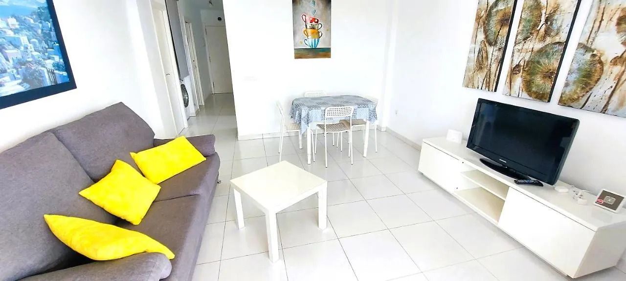 Las Vistas Apartment, Ocean View, 2 Bedrooms & Free Wifi Arona  0*, Arona (Tenerife)