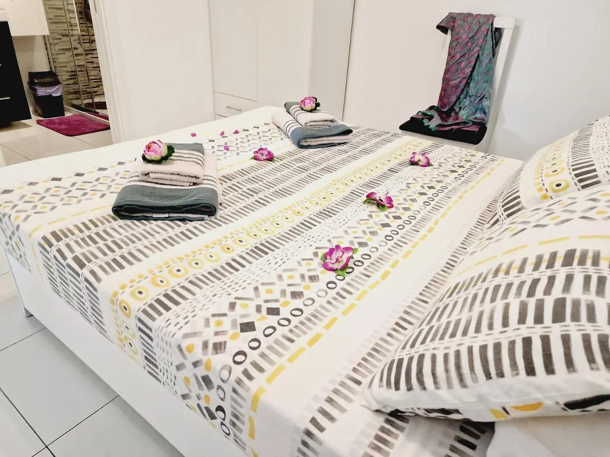 بيت للعطل Las Vistas Apartment, Ocean View, 2 Bedrooms & Free Wifi أرونا إسبانيا